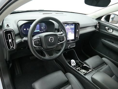 Certified 2026 Volvo XC40 B5 Plus AWD/4WD image 12