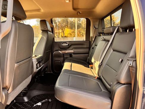 Used 2022 Chevrolet Silverado 2500 LTZ w/ LTZ Convenience Package image 12