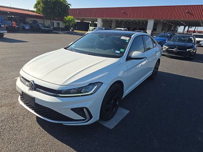 Used 2025 Volkswagen Jetta SE w/ Sunroof Package