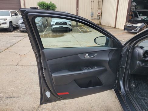 Used 2021 Kia Forte LXS FWD image 20