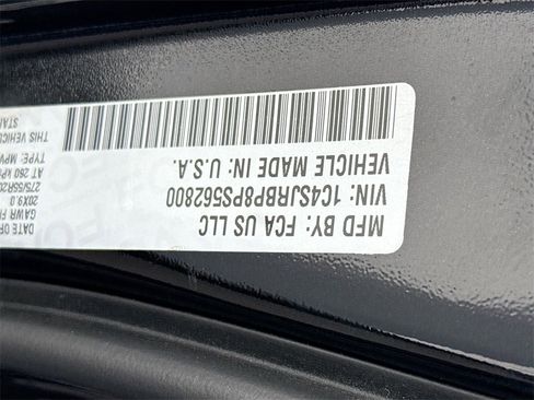 Used 2023 Jeep Wagoneer L Series II image 33