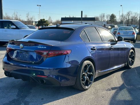 Used 2017 Alfa Romeo Giulia Ti w/ TI 19" Sport Package image 6