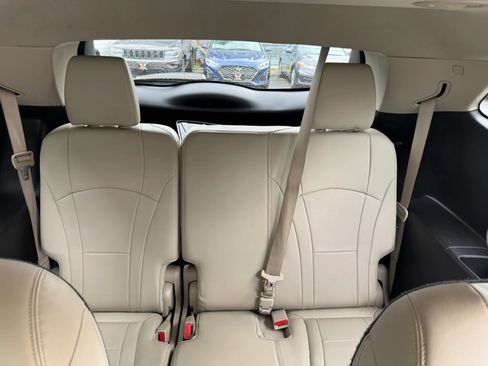 Used 2019 Buick Enclave Essence AWD/4WD image 32