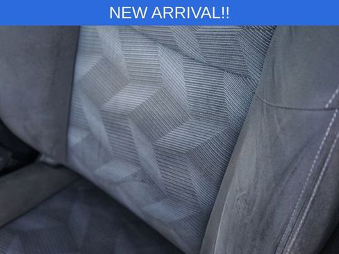 Used 2015 Nissan Rogue S image 27