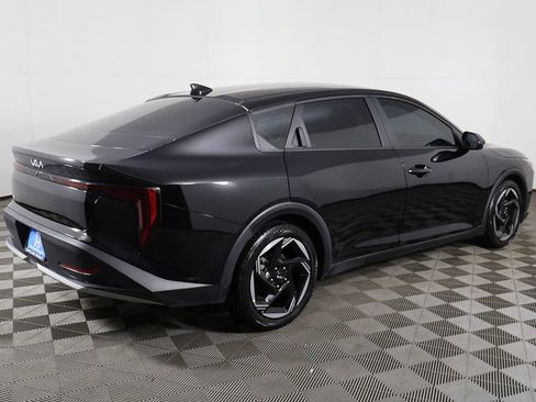 Used 2025 Kia K4 EX image 8