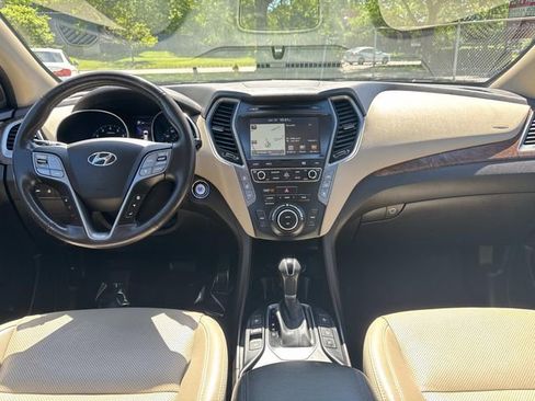 Used 2017 Hyundai Santa Fe Limited AWD/4WD image 15