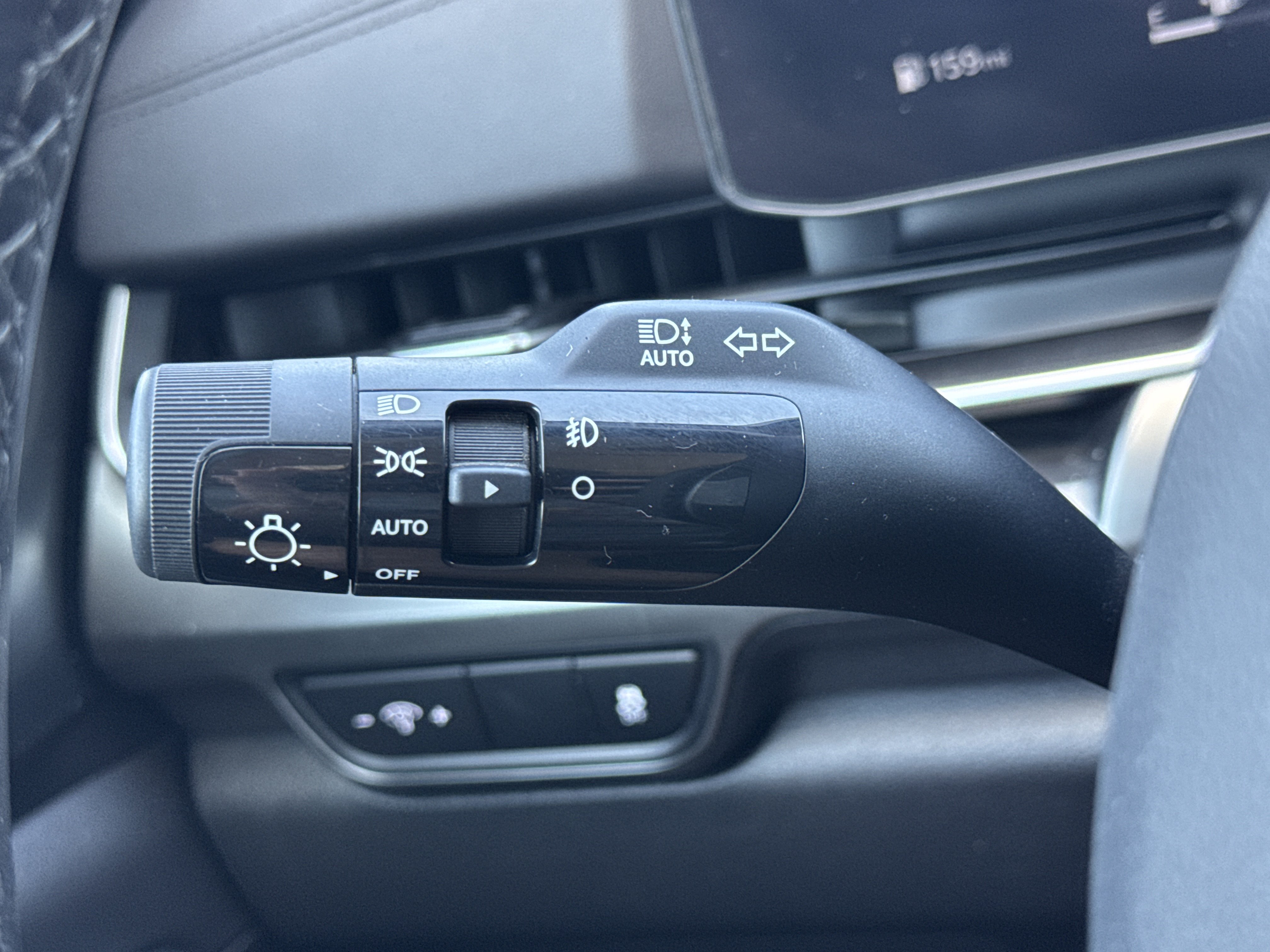 Used 2025 Kia Carnival SX FWD image 21
