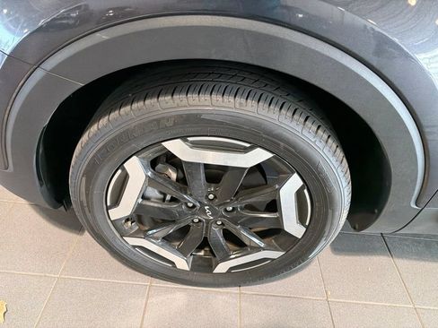 Used 2025 Kia Telluride S AWD/4WD image 2