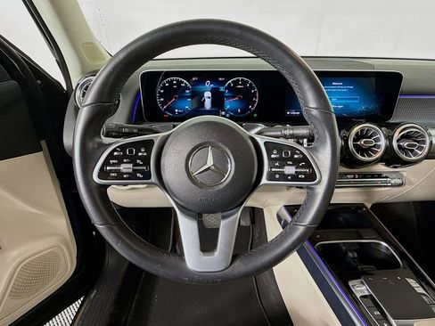 Used 2020 Mercedes-Benz GLB 250 image 11