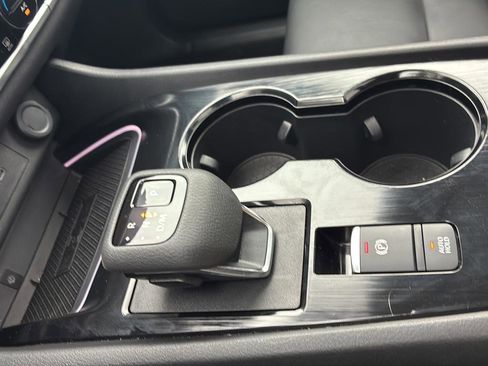 Used 2024 Nissan Rogue SL w/ SL Premium Package image 31