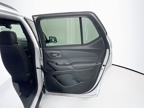 Used 2023 Chevrolet Traverse LT image 30