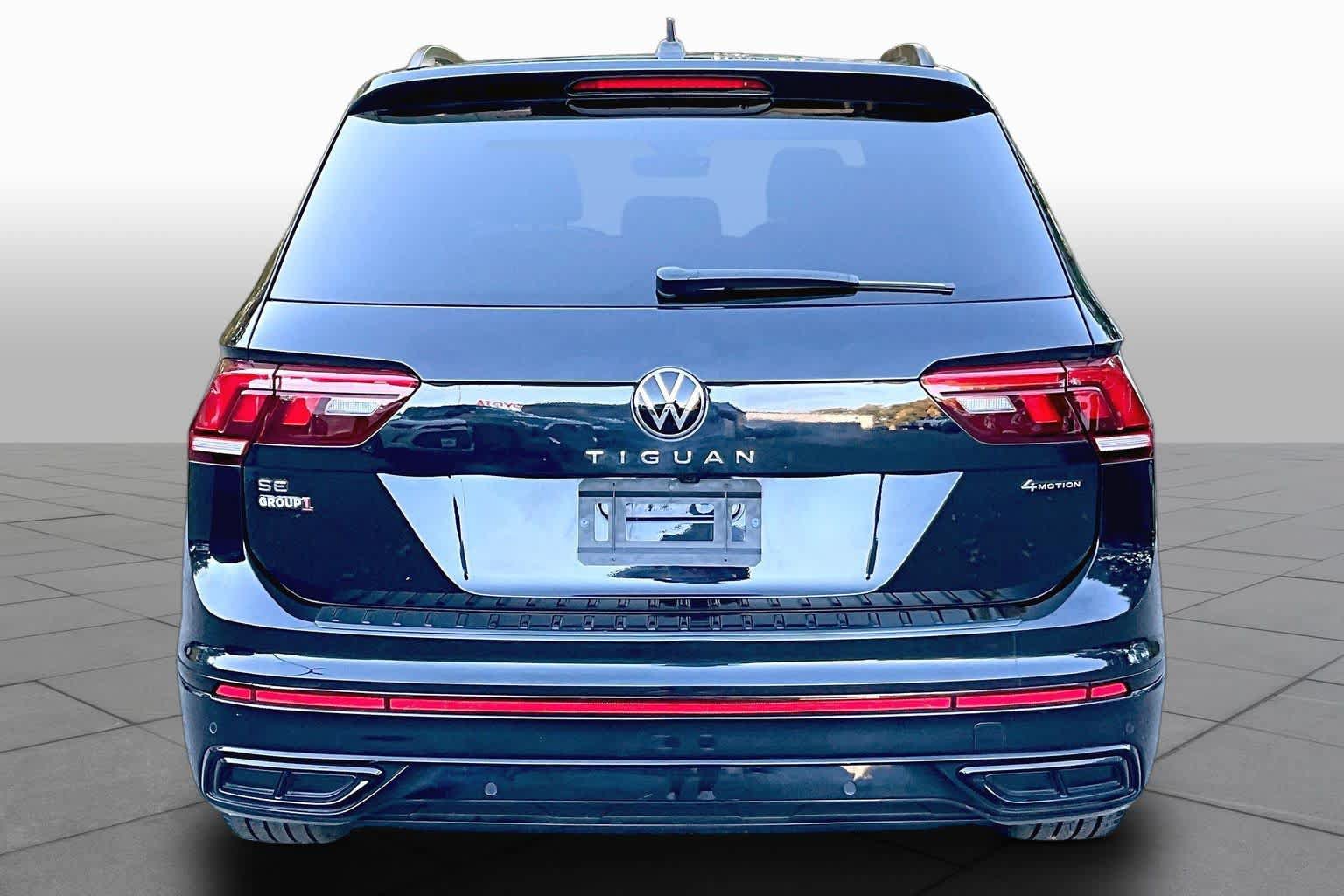 Used 2024 Volkswagen Tiguan SE R-Line AWD/4WD image 5