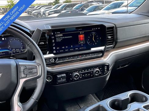 Used 2023 Chevrolet Silverado 1500 LT Trail Boss w/ Protection Package AWD/4WD image 7