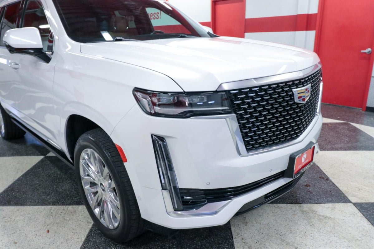 Used 2023 Cadillac Escalade Premium Luxury w/ Performance Package RWD image 39