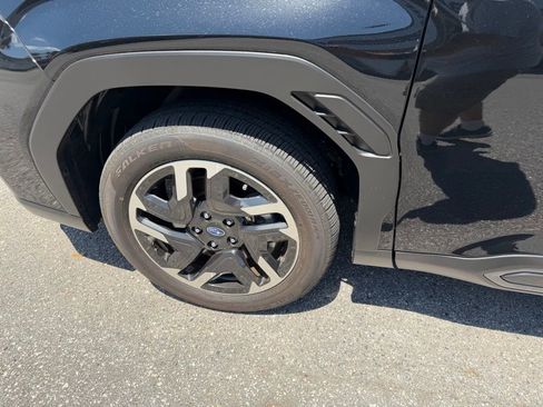 Used 2025 Subaru Forester Limited image 11