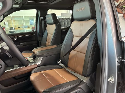 New 2026 Chevrolet Silverado 1500 High Country AWD/4WD image 12