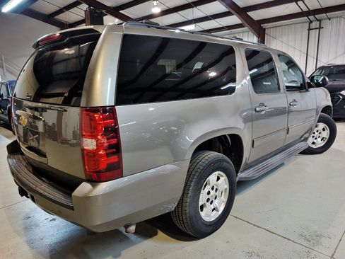 Used 2014 Chevrolet Suburban LT AWD/4WD image 8