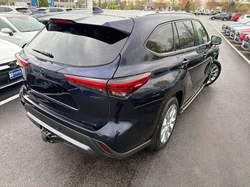 Used 2022 Toyota Highlander Limited AWD/4WD image 5