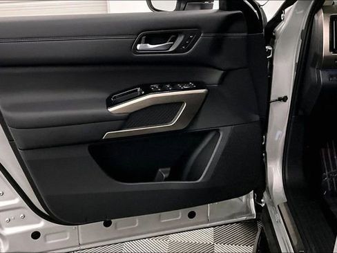 New 2025 Nissan Pathfinder Platinum w/ Lighting Package (N93) image 30