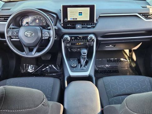Used 2023 Toyota RAV4 XLE AWD/4WD image 17
