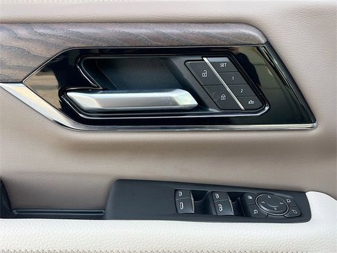 New 2026 GMC Yukon XL Denali w/ Denali Reserve Package image 13