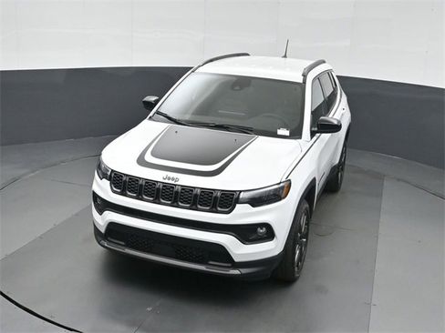 New 2026 Jeep Compass Latitude image 35