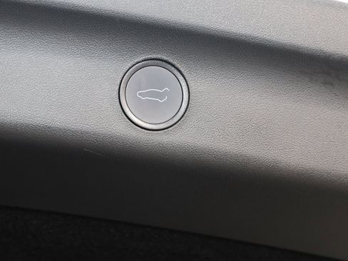 Used 2022 Tesla Model Y Performance image 52