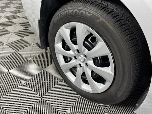Used 2025 Toyota Corolla LE FWD image 13