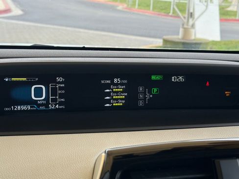 Used 2016 Toyota Prius Three image 31