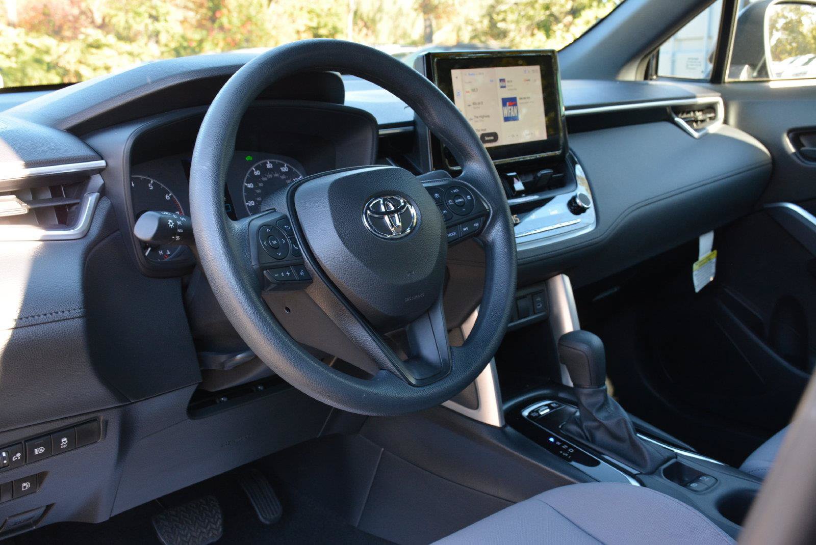 Used 2024 Toyota Corolla Cross AWD Hybrid image 10
