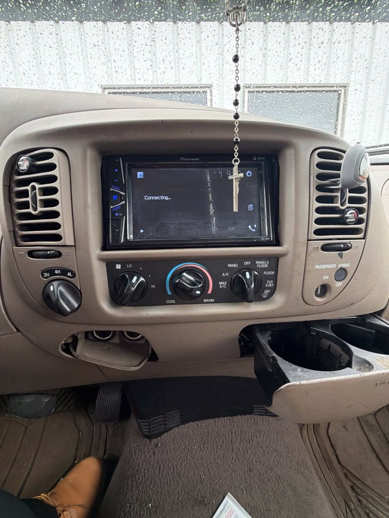 Used 2000 Ford F150 XL AWD/4WD image 17