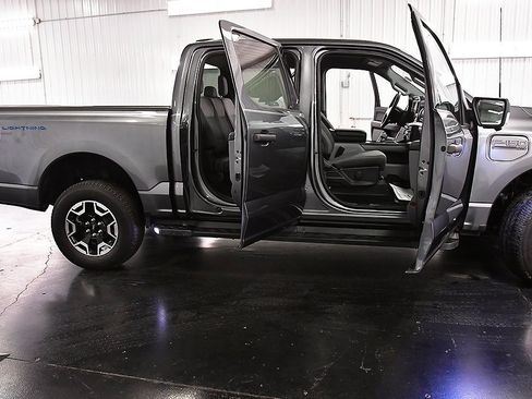 Used 2023 Ford F150 Lightning XLT image 34