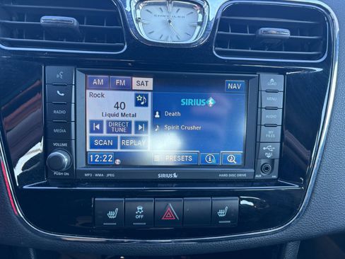 Used 2011 Chrysler 200 Limited image 13