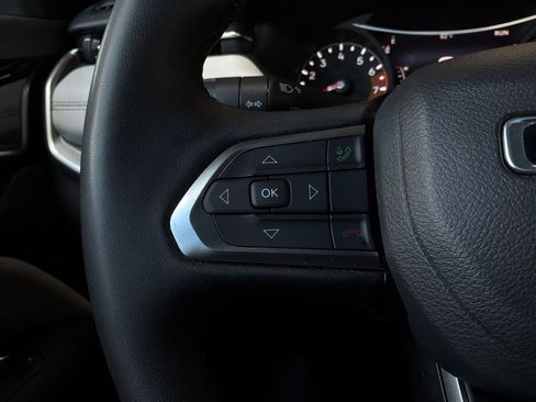Used 2025 Jeep Compass Limited AWD/4WD image 36