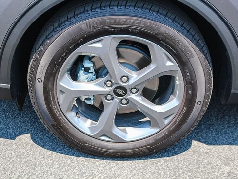 Used 2025 Ford Escape ST-Line w/ Equipment Group 301A image 12