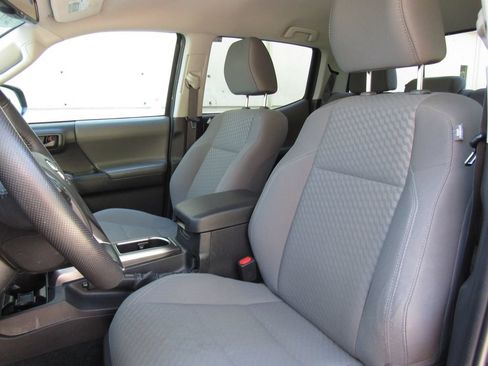 Certified 2023 Toyota Tacoma SR5 AWD/4WD image 15