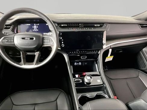 New 2026 Jeep Grand Cherokee Limited w/ Limited Altitude Package AWD/4WD image 6