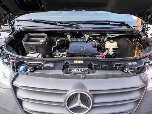 Used 2024 Mercedes-Benz Sprinter 2500 image 32