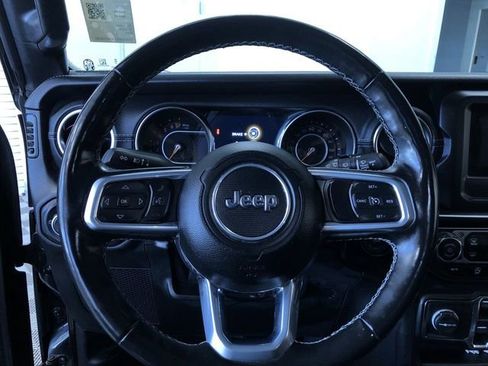 Used 2021 Jeep Wrangler Unlimited Sahara w/ Cold Weather Group AWD/4WD image 25