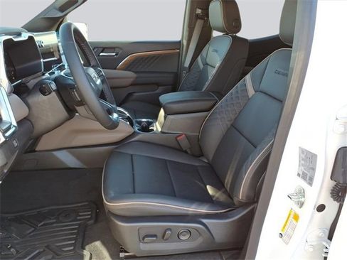 New 2026 GMC Canyon Denali image 14