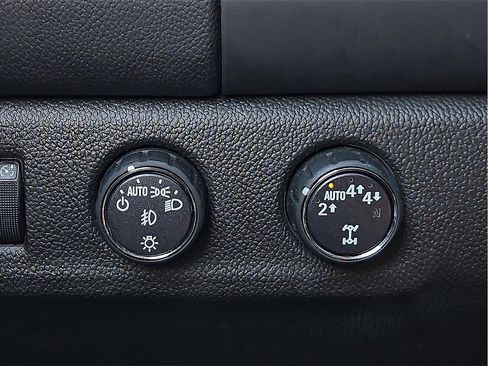 Used 2022 Chevrolet Colorado LT w/ LT Convenience Package image 15