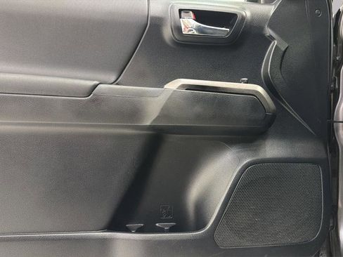 Used 2016 Toyota Tacoma TRD Sport w/ Premium & Technology Package image 21