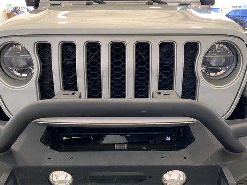 Used 2022 Jeep Wrangler Unlimited Sahara image 27