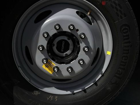 New 2026 Ford F550 4x4 Crew Cab image 10