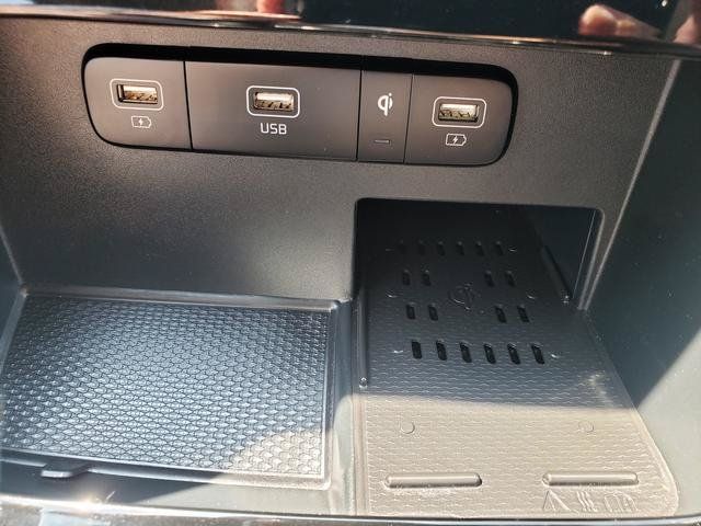 Used 2022 Kia Carnival SX FWD image 23