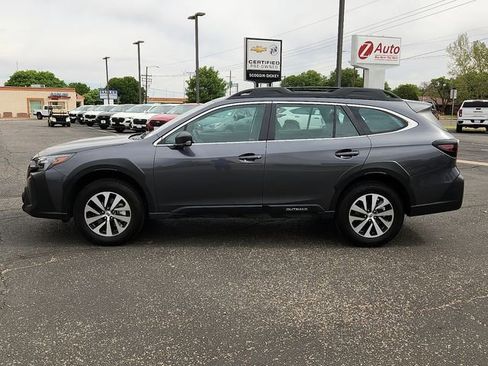 Used 2025 Subaru Outback image 2