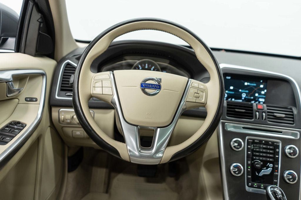 Used 2016 Volvo XC60 T5 Premier w/ Proximity Package FWD image 15