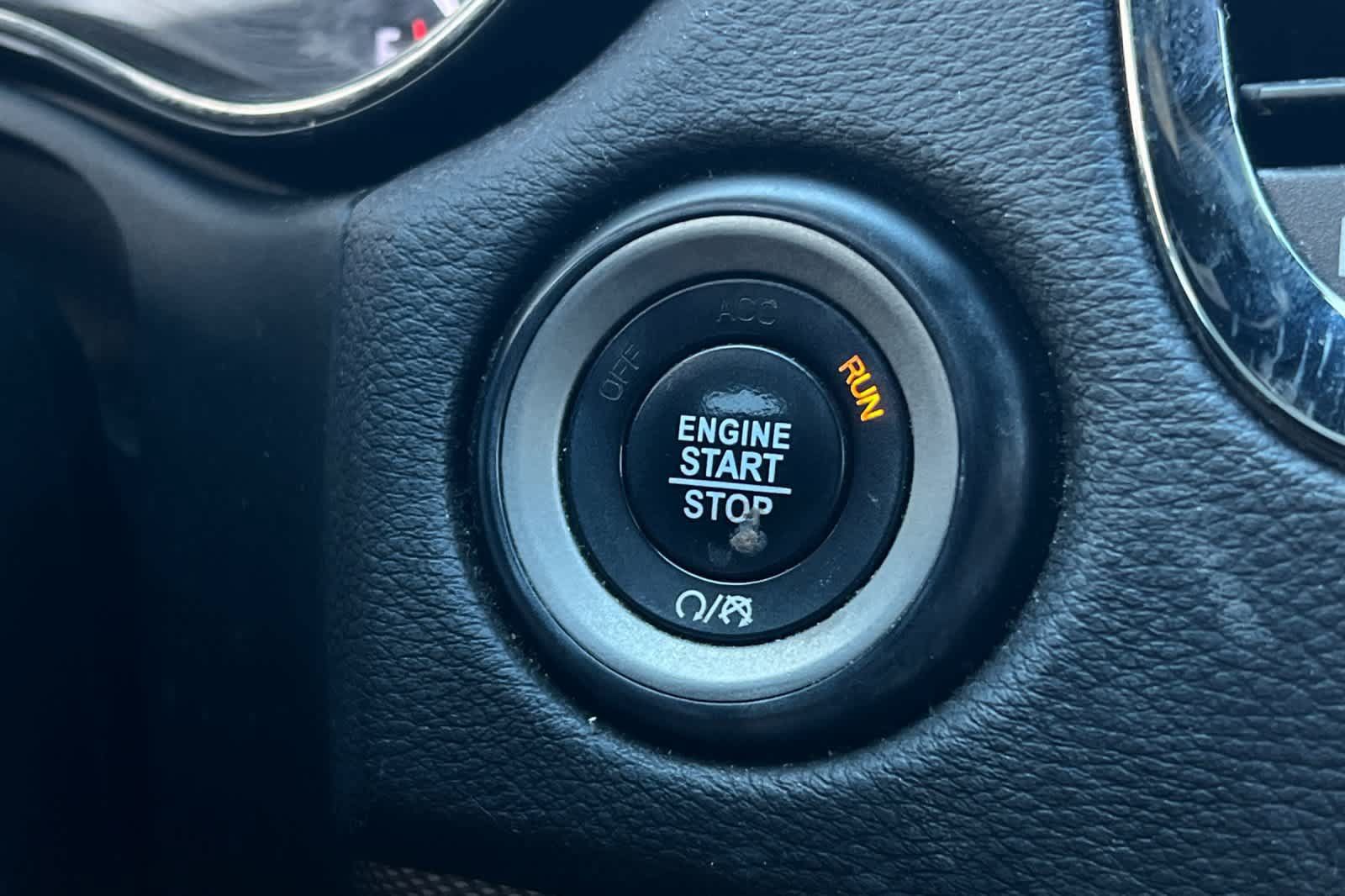 Used 2019 Dodge Durango R/T w/ Blacktop Package RWD image 23