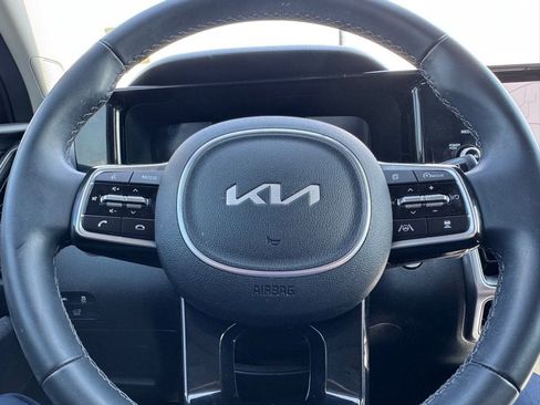 Used 2023 Kia Sorento EX image 18