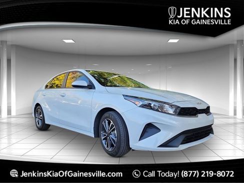 Used 2024 Kia Forte LXS image 1